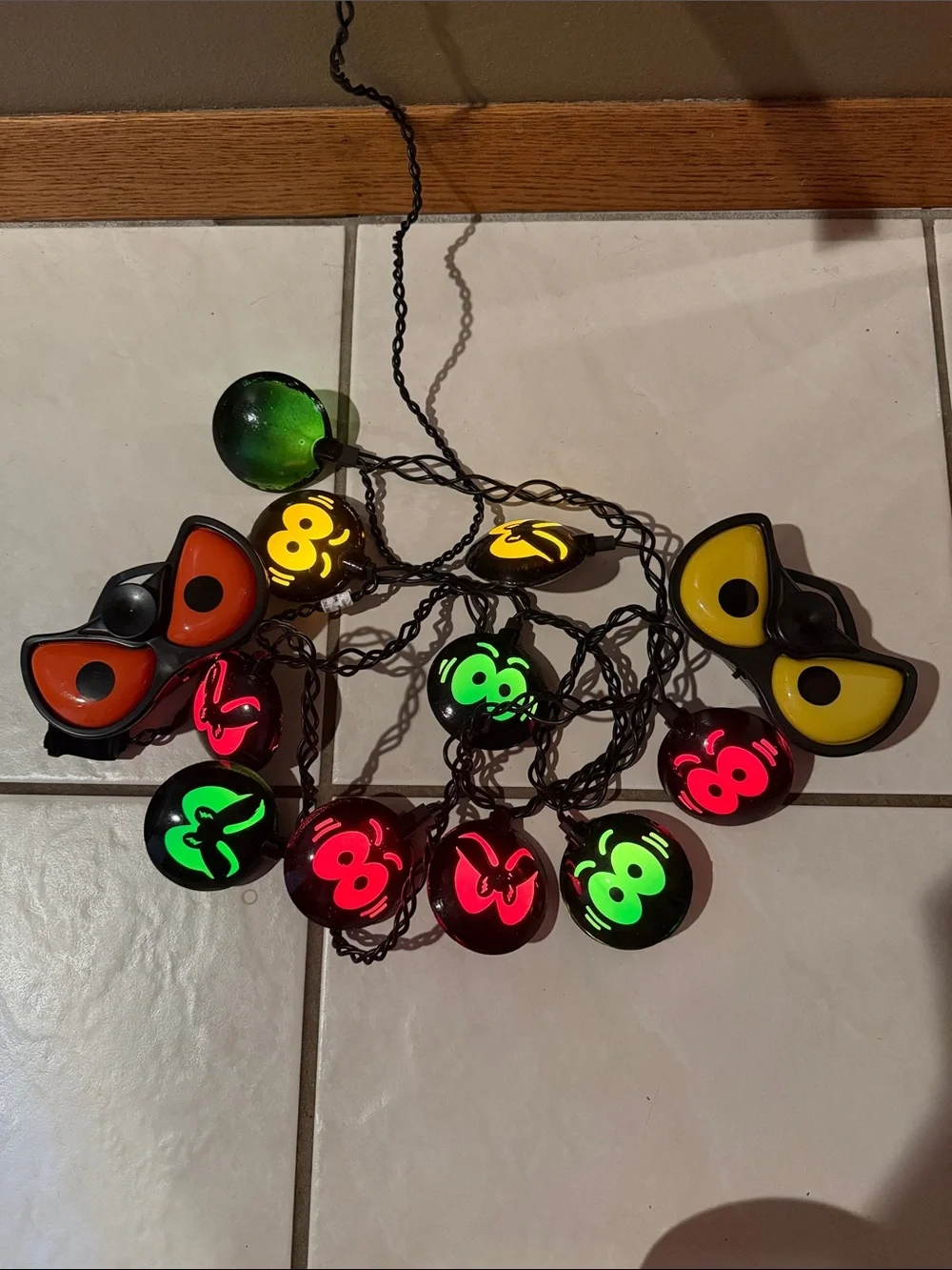 Vtg Eerie Eyes Set Fun World String Lights Blow Mold Halloween & 2 Blinking Eyes
